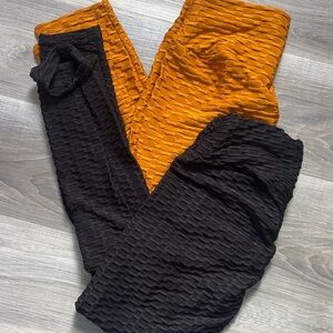 Textured Black and gold Women's leggings